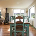 Dom wakacyjny 4-bed With Woodburning Stove,short Stroll To The Along A Quiet Country Lane *