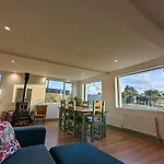 4-bed With Woodburning Stove,short Stroll To The Along A Quiet Country Lane Dom wakacyjny