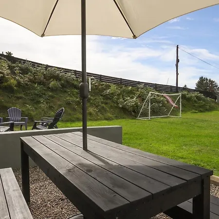4-bed With Woodburning Stove,short Stroll To The Along A Quiet Country Lane * Ballyvaldon