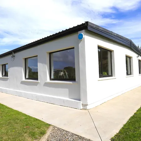 4-bed With Woodburning Stove,short Stroll To The Along A Quiet Country Lane * Ballyvaldon