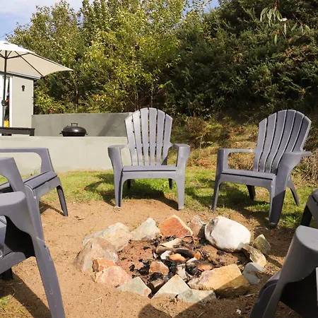 4-bed With Woodburning Stove,short Stroll To The Along A Quiet Country Lane Dom wakacyjny *